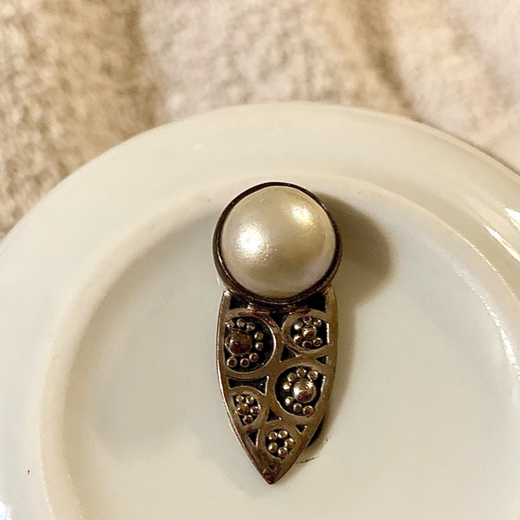 Sterling Silver & Pearl pendant - Picture 2 of 6